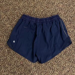 Lululemon hotty hot short I navy 4inch size 6